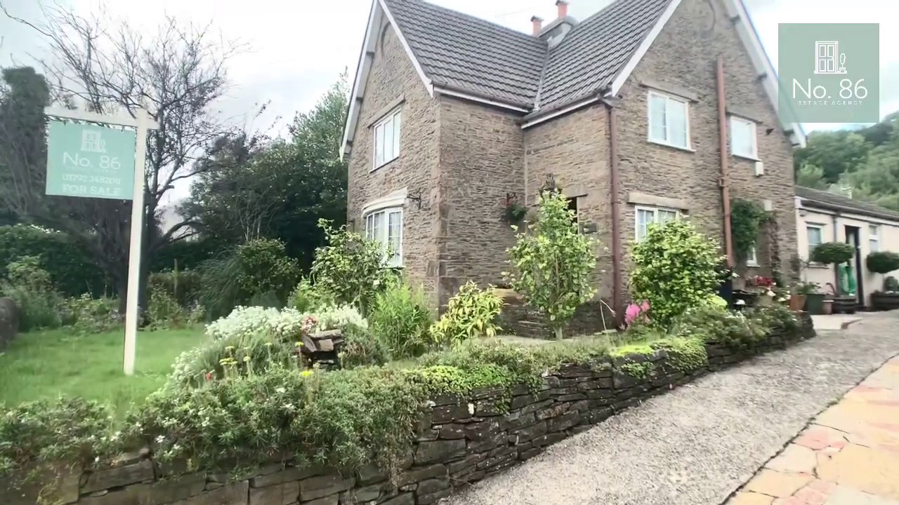 The lodge, Siding Terrace, Skewen YouTube