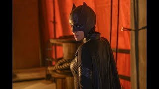 The Drinker Reviews Batwoman  Episode 1