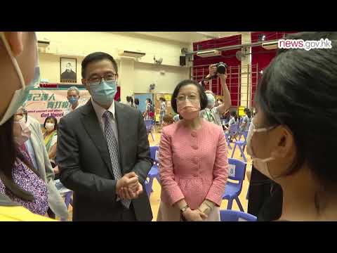 Officials visit school jab service (2.7.2021)