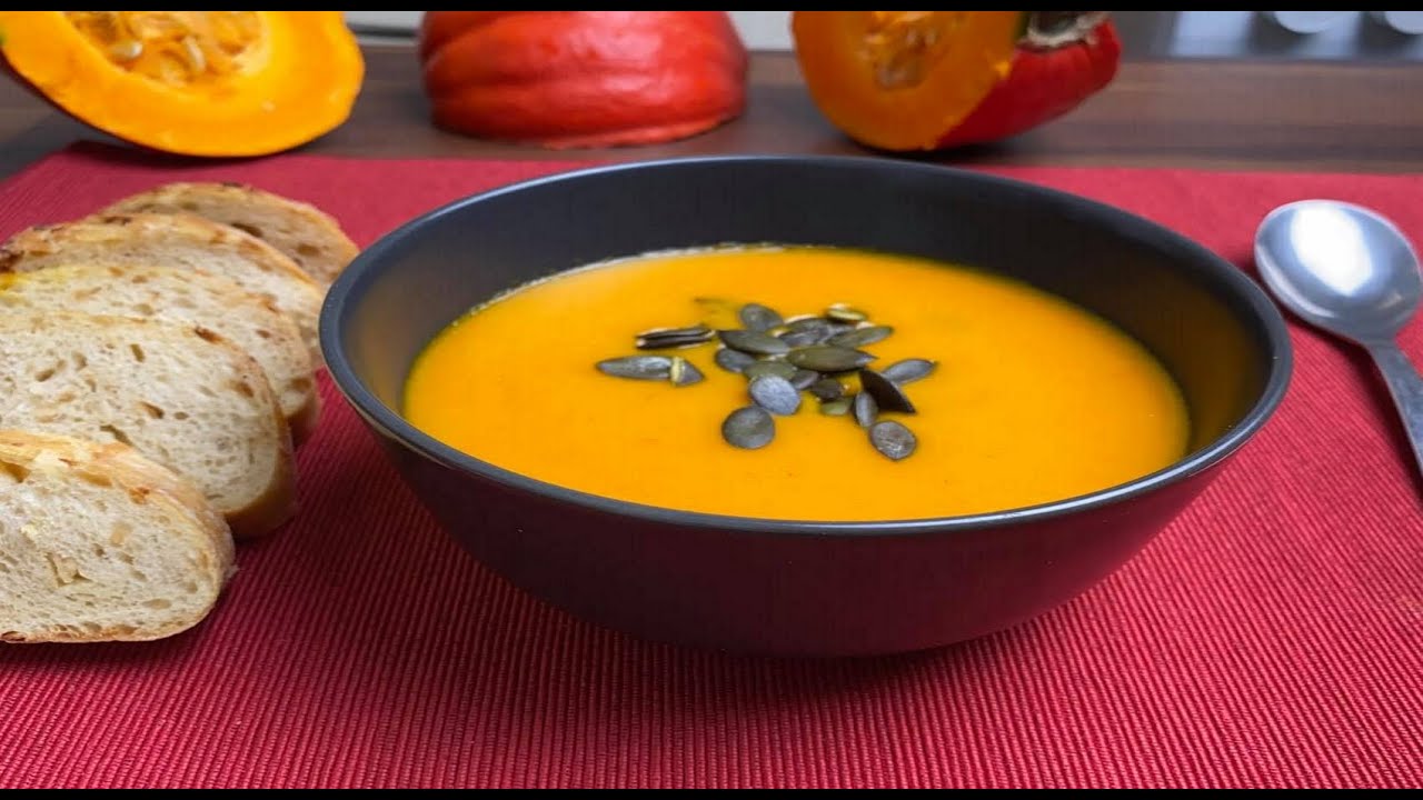 Die beste Kürbissuppe mit Kokosmilch und Süßkartoffeln | schnell ...