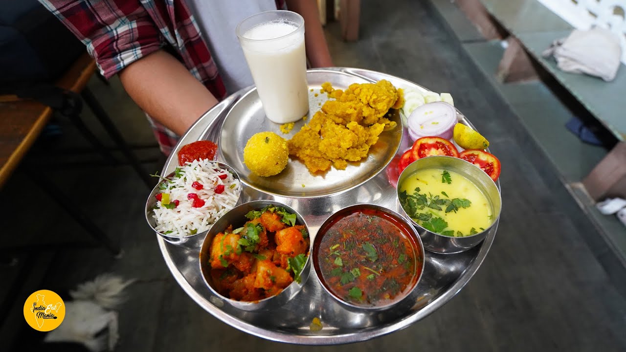 Most Famous Hotel Rajhans Dal Bafle Thali of Indore Rs. 260/- Only l Indore Street Food | INDIA EAT MANIA