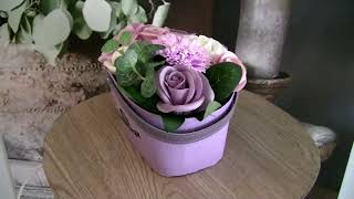 Boeket Zeep Bloemen Cadeaumand   Soft Lavendel screenshot 1