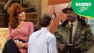 Download lagu Peggy Gets Arrested | Married With Children