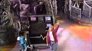 Masters of the Maze (Roth):  Josh & Janine vs.  Brianne & Dani vs.  Brandon & Augustine screenshot 4