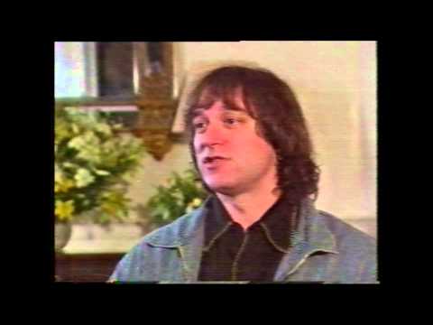 R.E.M. - Interview & Release of Monster - Newsnight, TV2, TVNZ, 6 October 1994