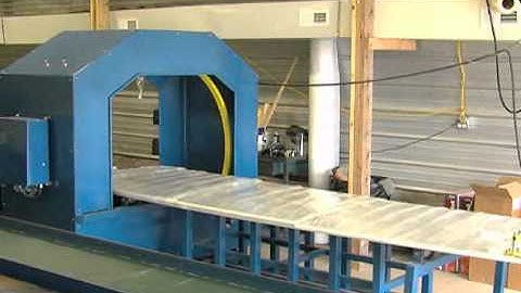 Horizontal stretch wrapping machine.