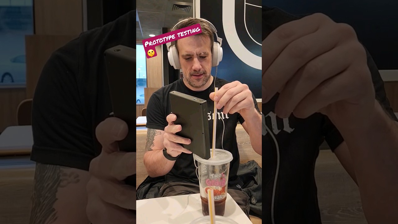 Потрясающая сверхсекретная музыкальная рабочая станция в заднем кармане. Заставила @VenusTheory п...