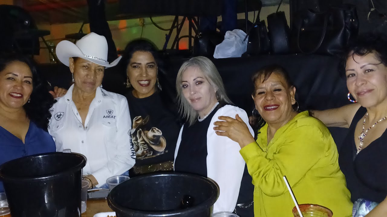 DOMINGO  DE CHICAS EN FIESTA NORTEÑA Y LOS PRIMOS