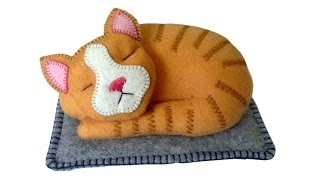 DIY felt cat tutorial - Free pattern with Lisa Pay