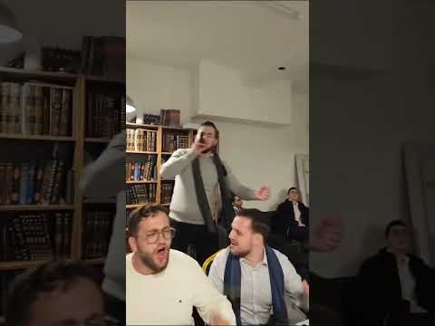 Shmilly Rothschild at Barditchev Shull Edgware, kumzitz with the crew