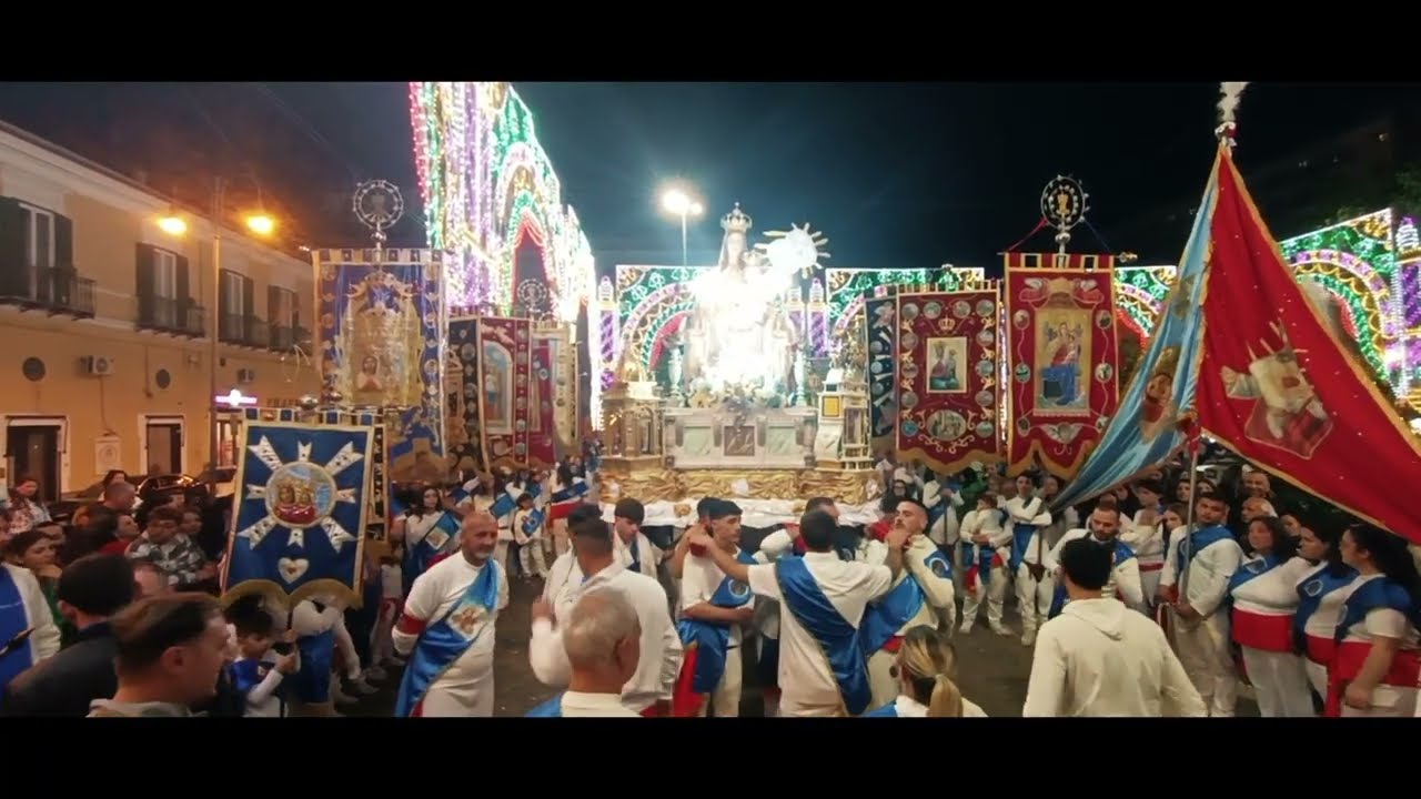Aversa (CE) - Piazza Vittorio Emanuele (basc a sces) Domenica dei Ottavi 2025 [4K]
