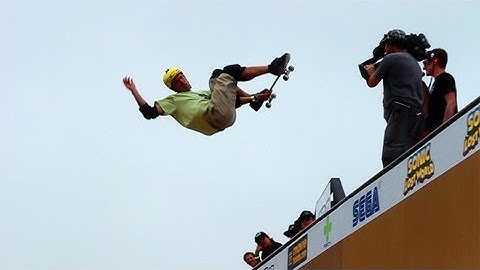 Andy MacDonald - Vert Skating