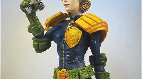 2000AD Collectors Series Judge Dredd Judge Anderson Quick Review