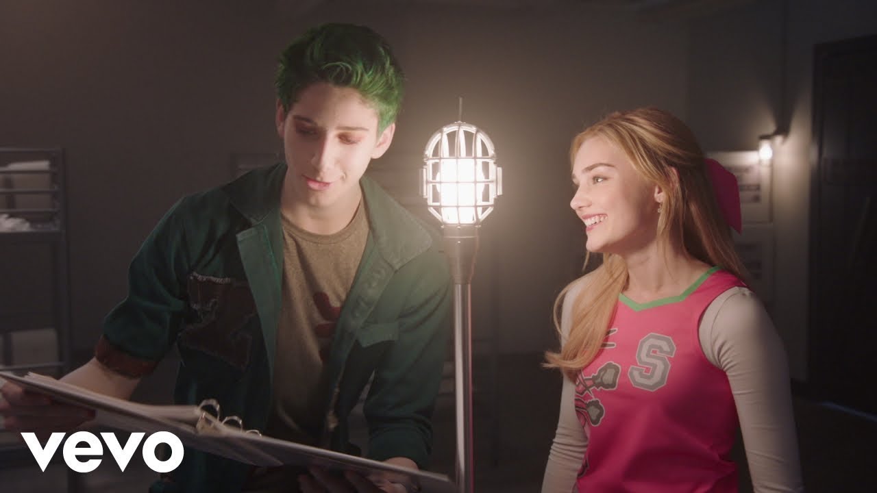Zed y Addison cantan "Someday" Zombies YouTube