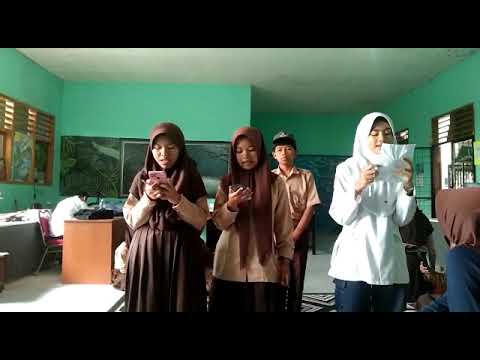 Membuat Lirik Lagu Tema Kewirausahaan Siswa SMP Negeri 1 Surade