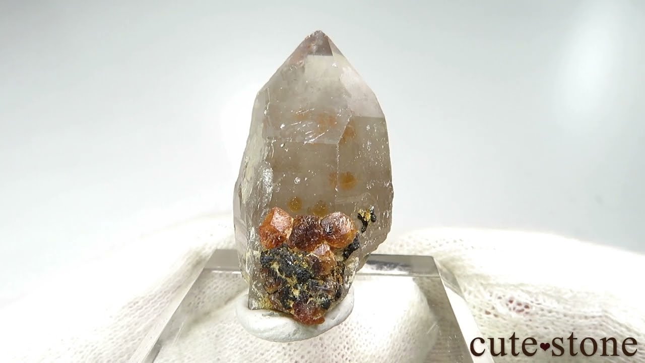 福建省産 スモーキークォーツ＆スペサルティンガーネットの原石