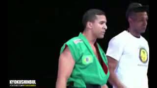 Capoeira vs Wrestling MMA