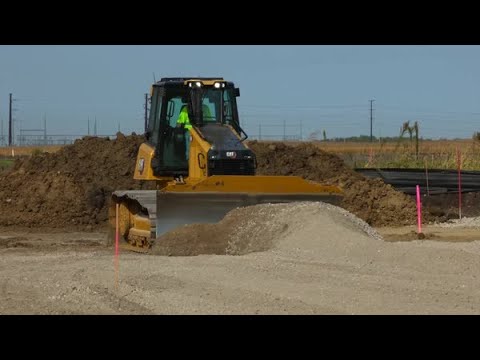 Cat® D4 Dozer Gets Top Grades on Gravel