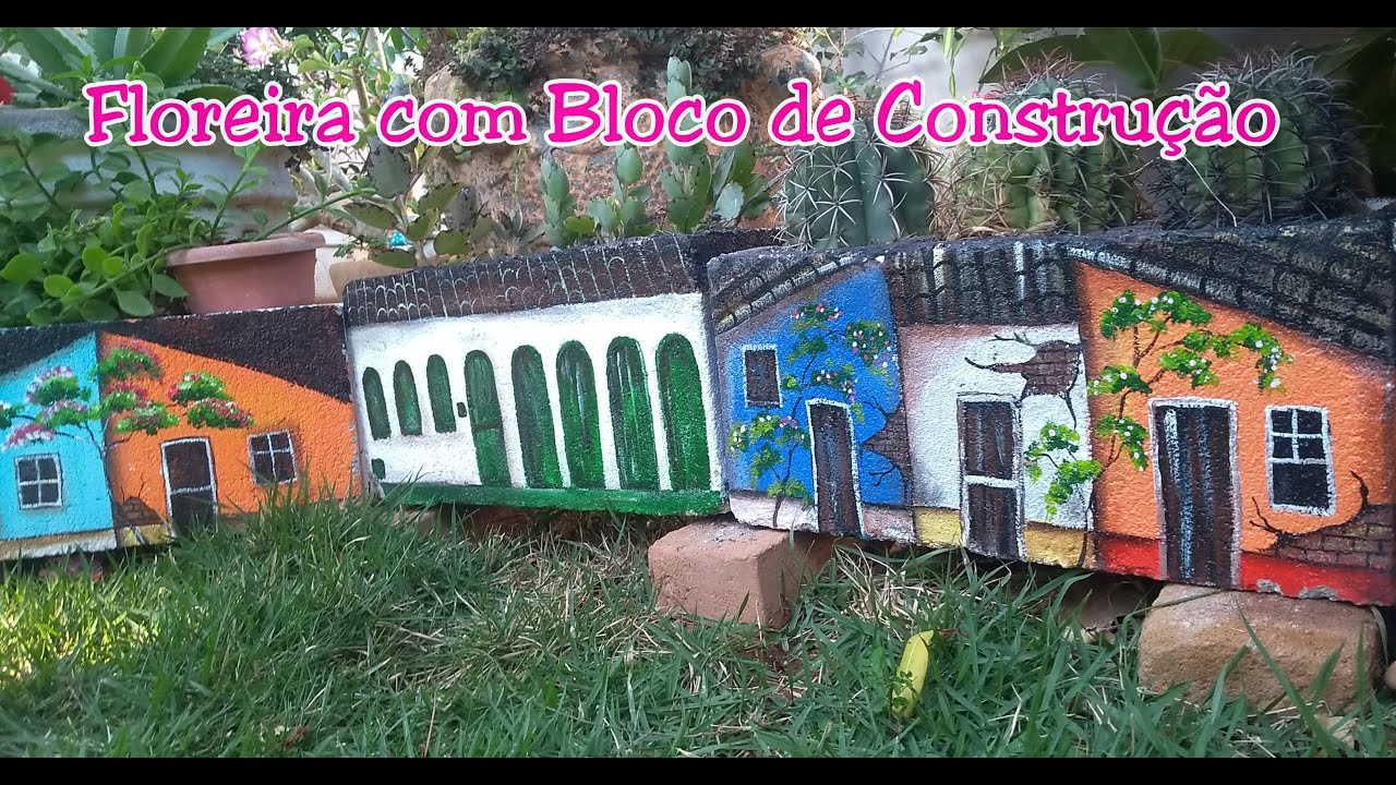 Pintando casinhas utilizando bloco de construção e usando como floreiras