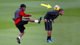 Robinho VS Ronaldinho - Legendary Skill Moves in Training