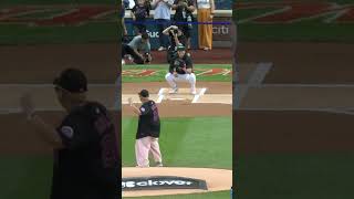 Spider-Man: Brand New Day star Jacob Batalon threw out the first pitch before the Mets game!