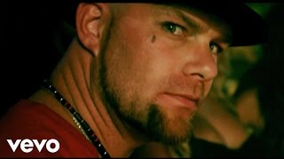 Vignette de la vidéo "Five Finger Death Punch - Under And Over It"