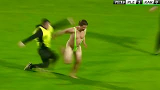 Crazy fan ran onto the pitch like Borat