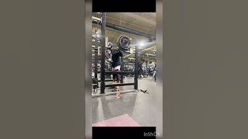 300 paused squats for strong quads #squateveryday #motivation