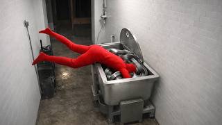 Mixer Machine Accident Caught on Camera