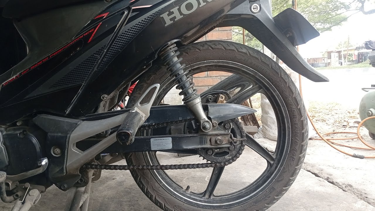 Supra x 125 Bunyi Roda Belakang| Berkah Jaya Motor  sedang live sekarang!