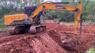 There is too much silt in the fish pond, and the mud dump site given by the owner is small