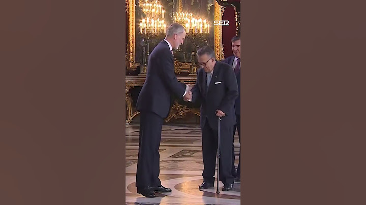 El aplaudido gesto de los reyes y la princesa Leonor con uno de los padres de la Constitución