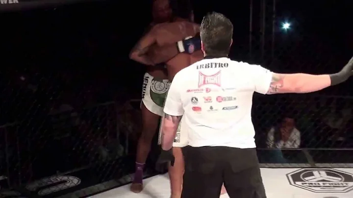 MMA Fighter calls timeout and quits in the middle of fight