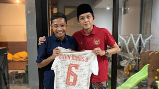 Pertama Kalinya Gus Iqdam Bertemu Evan Dimas Pemain Timnas Indonesia