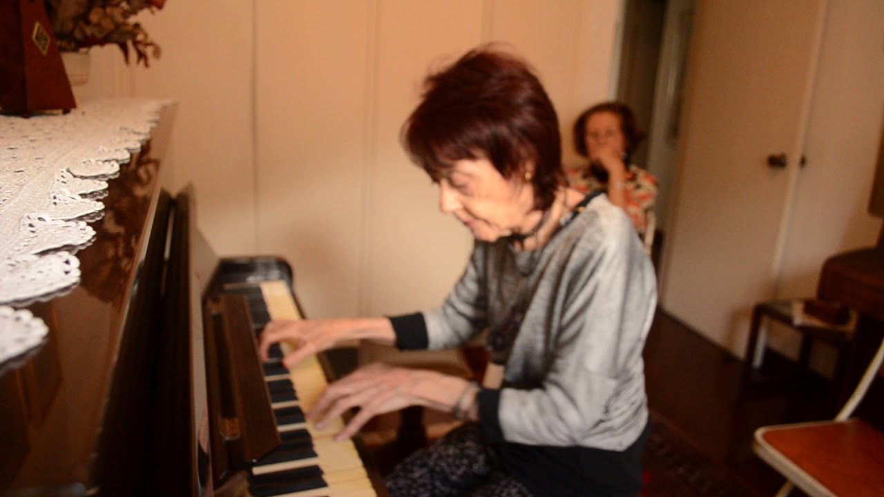 Luisa Elena Paesano-Tema 