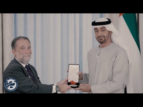 Sheikh Mohammed bin Zayed Converses with Institute Exec. Dir. Robert Satloff on Receiving Award