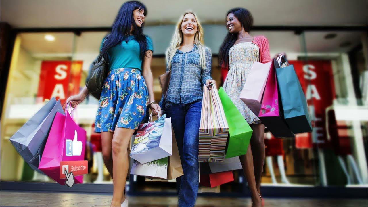 Друзья в торговом центре. Шоппинг. Parallel shopping. Фотосессия в торговом центре. Parallel shopping.