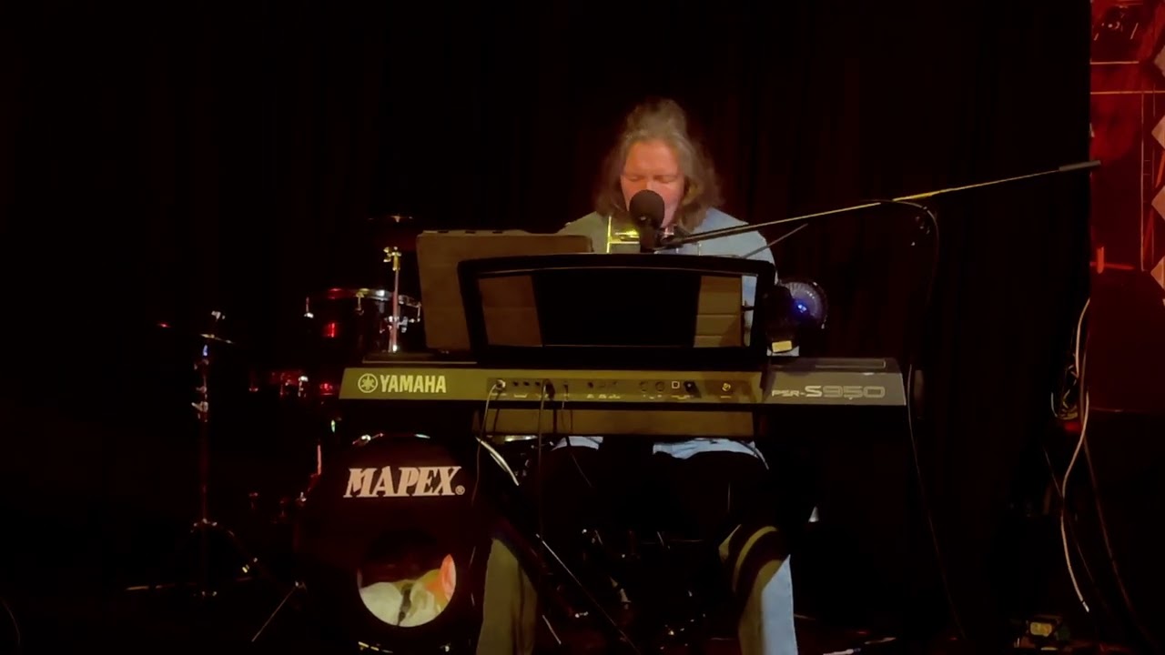 Heart of gold...Howard Lee Naylor ...live