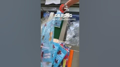 Gift card paging counting high speed feeding flow bag packaging machine testing video