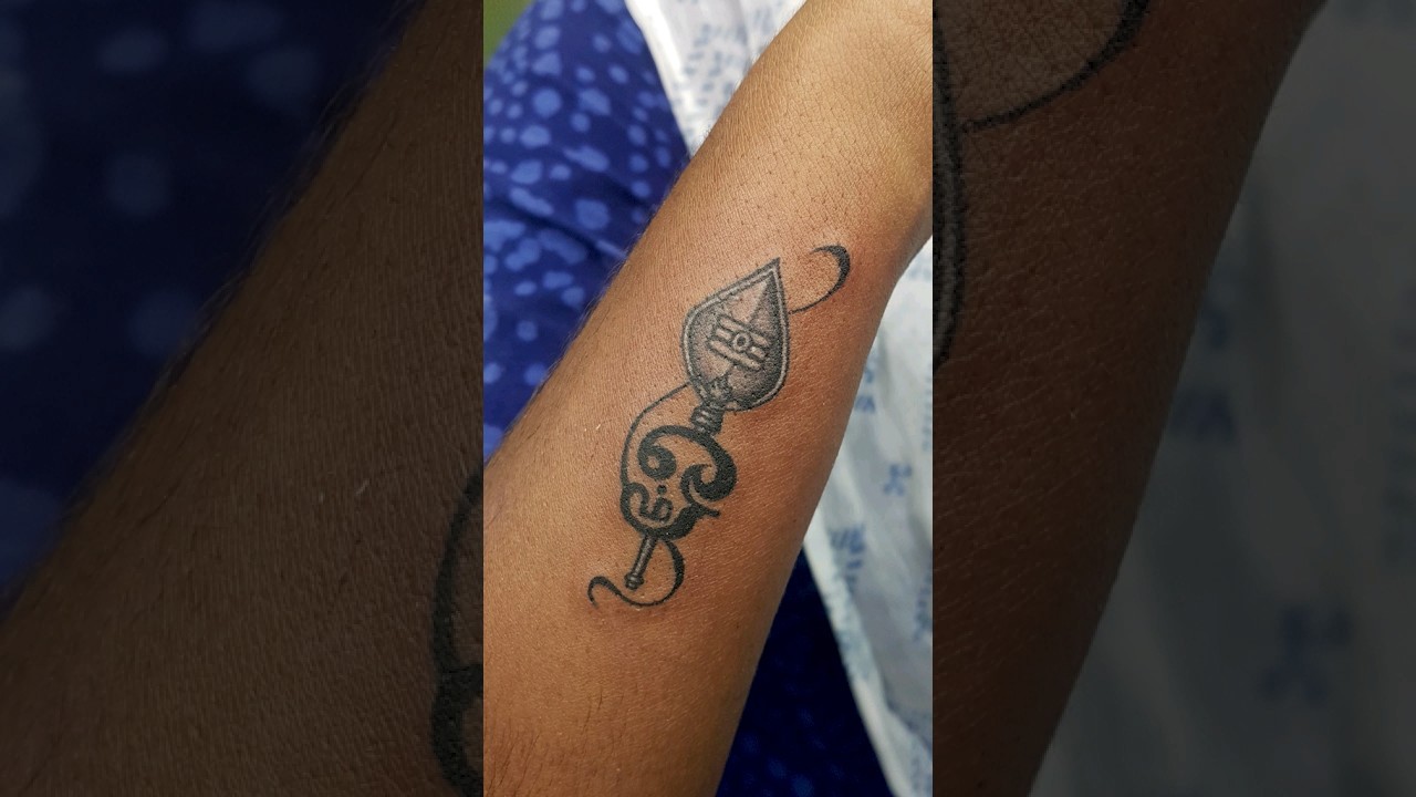 Shruti Haasan Gets A Brand New Lord Murugan Vel Tattoo Check It Out   News18