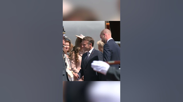 William and Kate welcome French President Macron to the UK