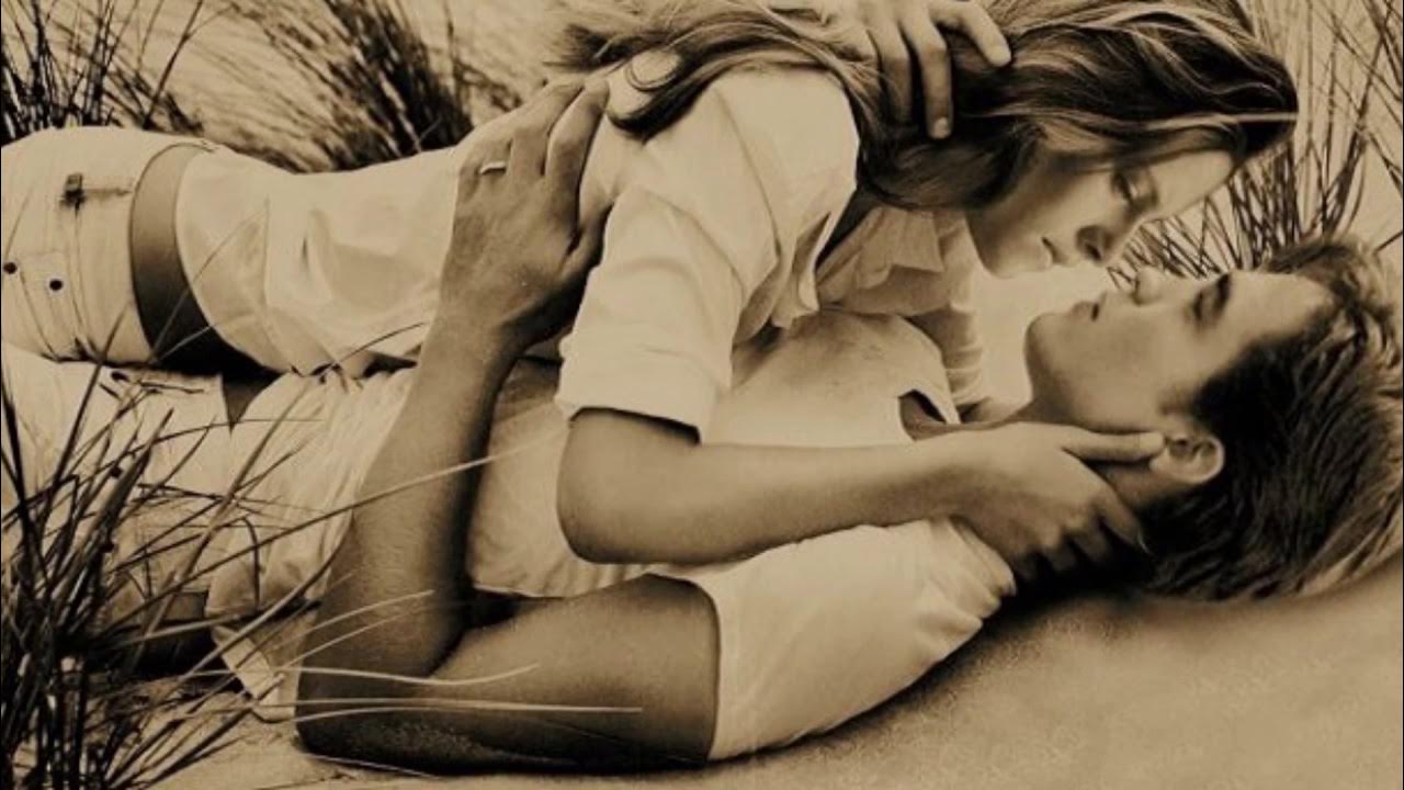 Места занятия любовью. Прыгнуть в объятия. Места занятия любовью. Места занятия любовью. Позы для фотосессии на пляже для пары.