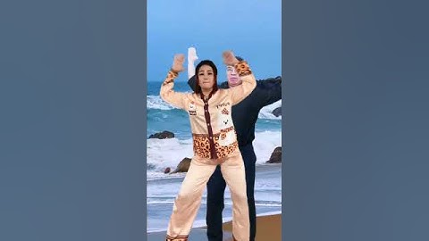 nhảy với em gái xinh đẹp vui quá #phisaigon