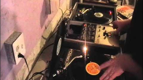 Dope Turntable Crab Scratch Session With DJ Merf Technics 1200