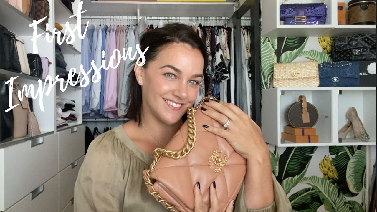 CHANEL 19 - FIRST IMPRESSIONS 21P CARAMEL, MEDIUM 🧡🤎 **Pros