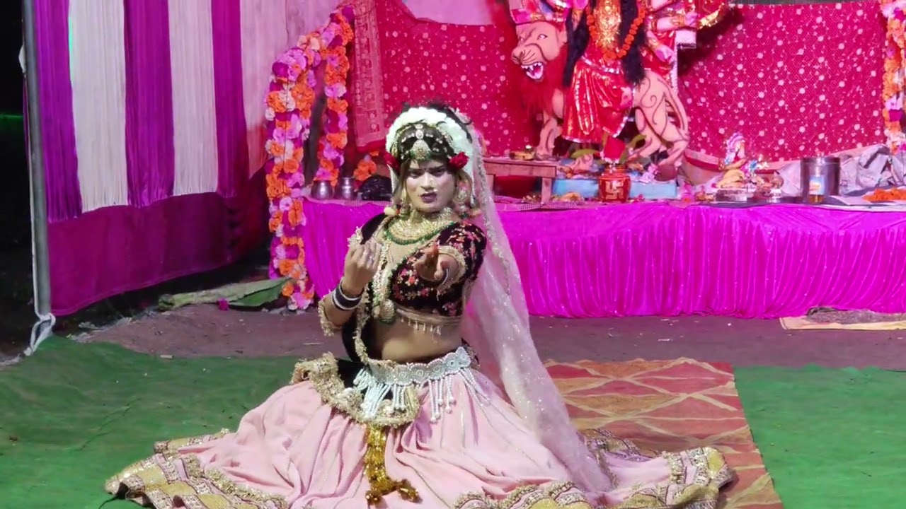 मेंहदी लगाऊं किस नाम की राधा तो बनी है बस श्याम की। #Mehdi  #navratri #jhaki