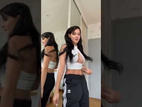 LEA ELUI G HOT NIP SLIP TIKTOK LIVE INSTAGRAM VIDEO