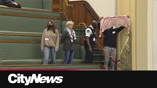 Motion to allow keffiyehs in Ontario legislature fails for second time