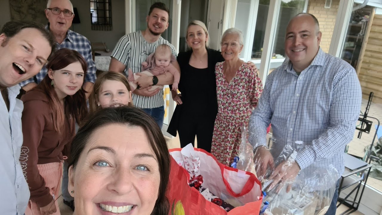 Besøger Sannes bror Lauses & ser hans nye hus🏡Fælles fødselsdag for morfar & Lause🇩🇰