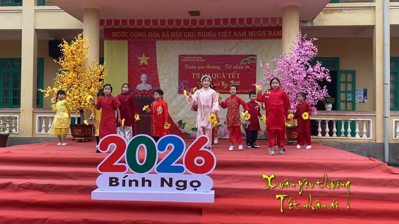 Dân vũ: Mùa Xuân ơi. Biểu diễn đội Nghệ thuật măng non- trường TH Hợp Thành, Sơn Dương, Tuyên Quang